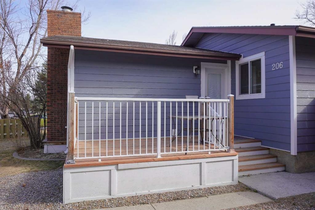 206 Mcgill Boulevard West, Lethbridge, AB - Outdoor With Exterior