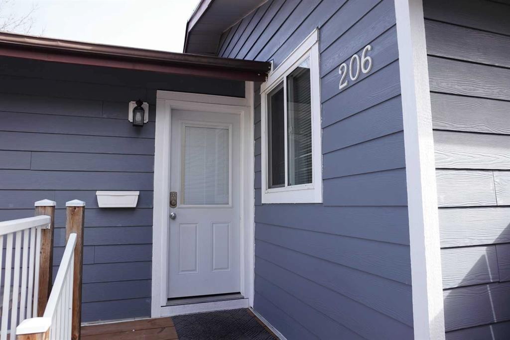 206 Mcgill Boulevard West, Lethbridge, AB - Outdoor With Exterior