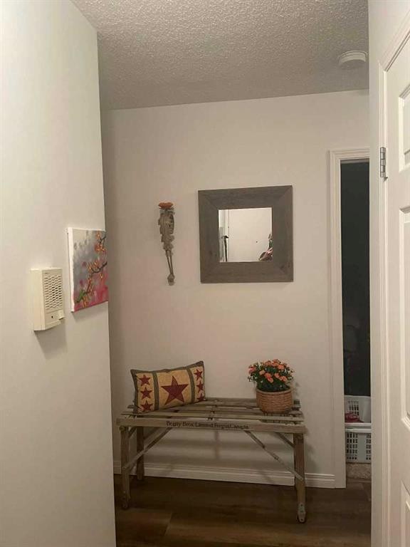 H201-2004 13 Avenue, Lethbridge, AB - Indoor Photo Showing Other Room