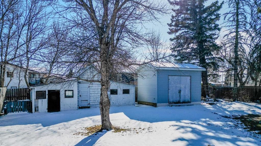 221 N 250 E, Raymond, AB - Outdoor