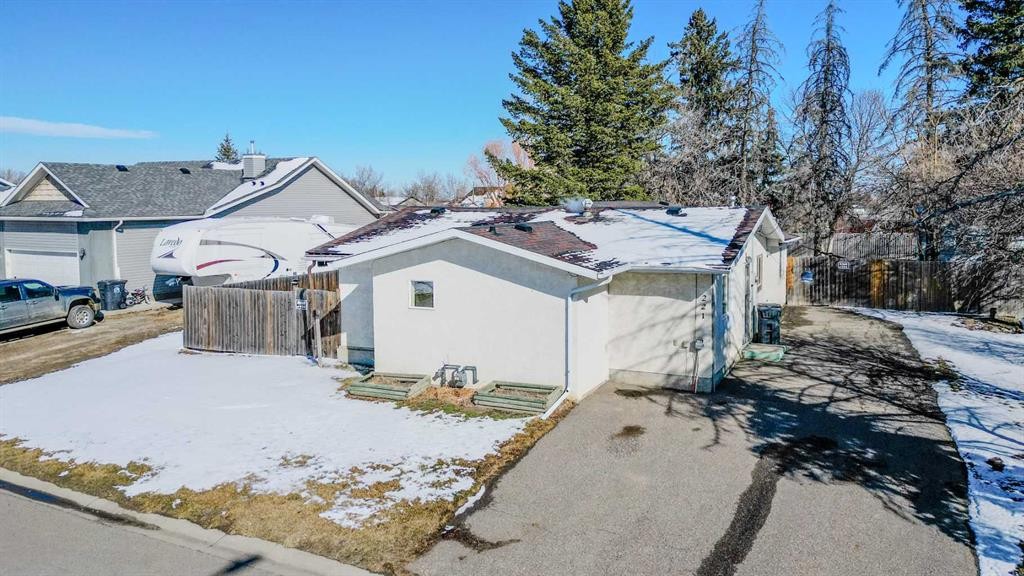 221 N 250 E, Raymond, AB - Outdoor