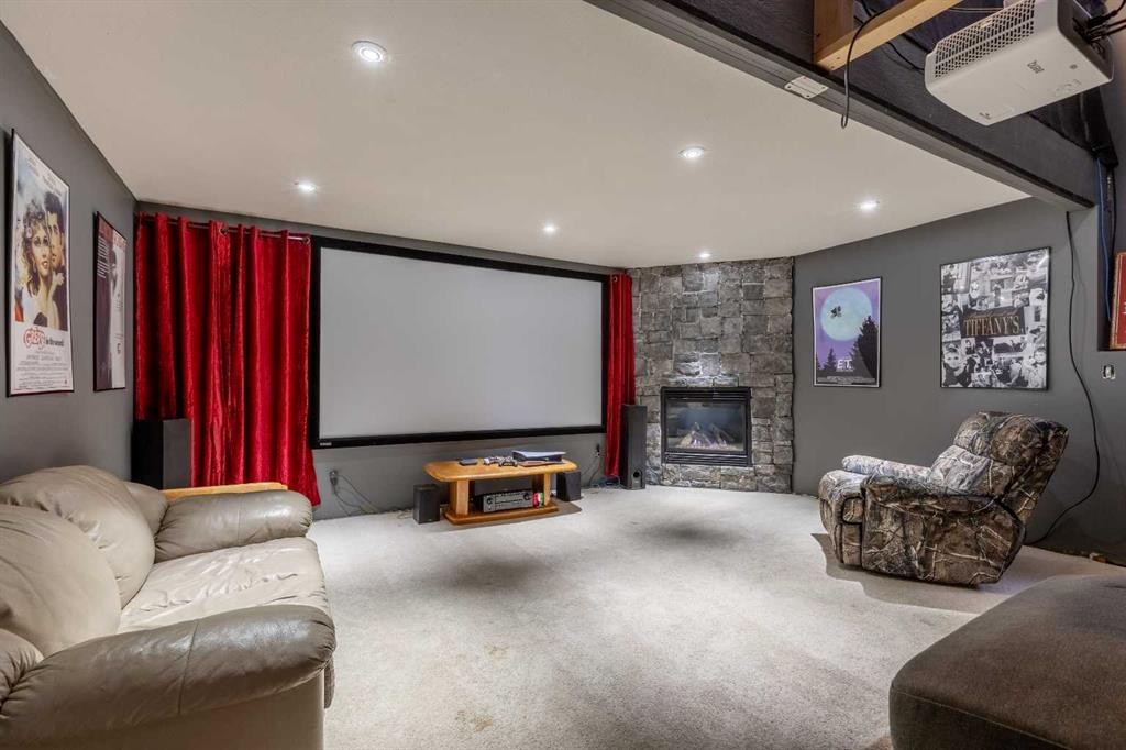 1907 7A Avenue North, Lethbridge, AB - Indoor With Fireplace