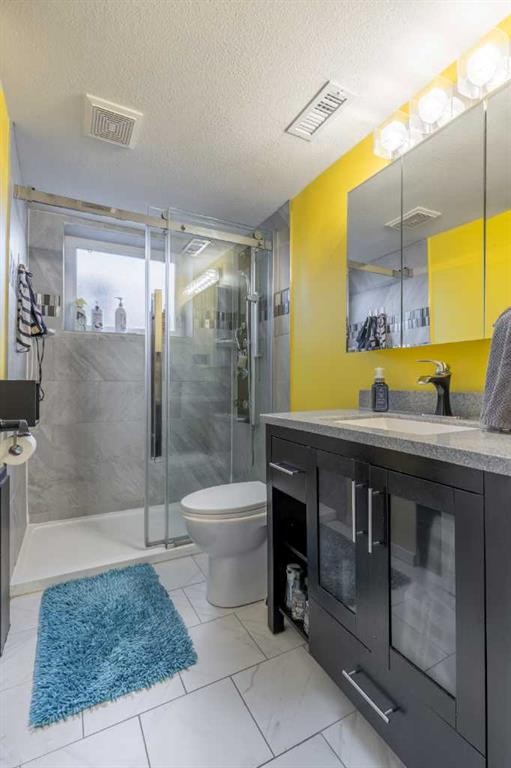1907 7A Avenue North, Lethbridge, AB - Indoor Photo Showing Bathroom