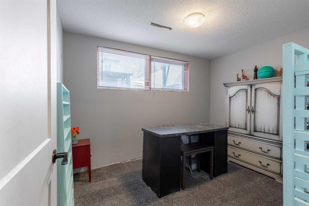 1907 7A Avenue North, Lethbridge, AB - Indoor