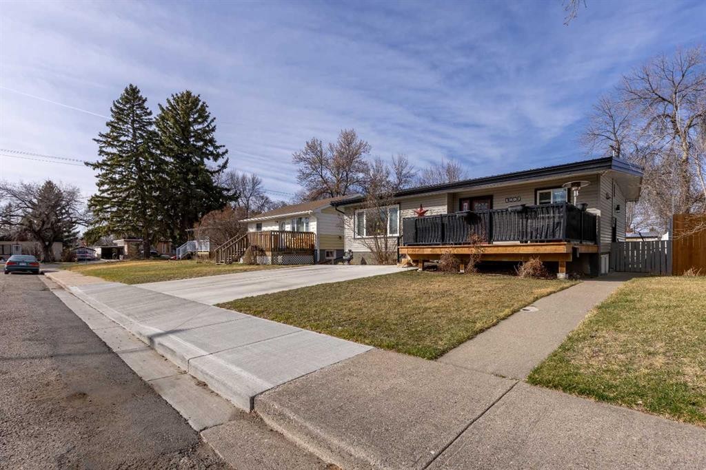 1907 7A Avenue North, Lethbridge, AB - Outdoor With Deck Patio Veranda