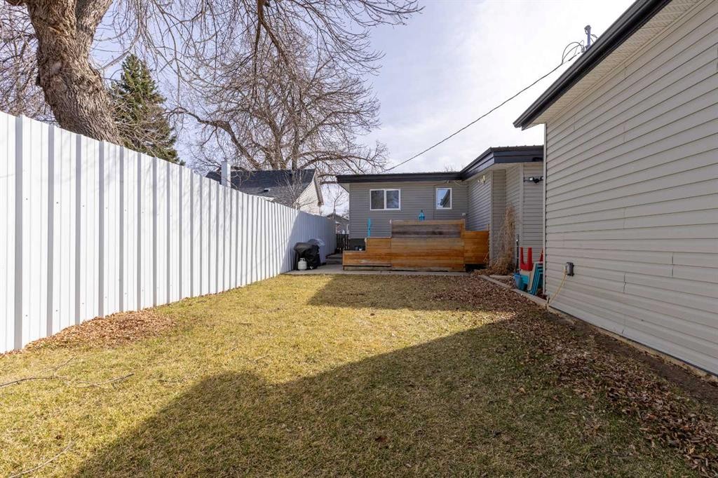1907 7A Avenue North, Lethbridge, AB - Outdoor With Exterior