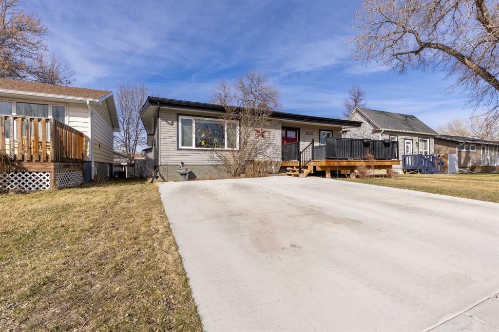 1907 7A Avenue North, Lethbridge, AB - Outdoor With Deck Patio Veranda