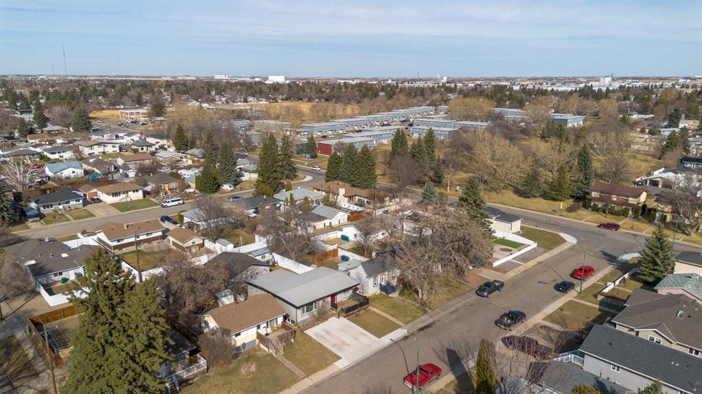 1907 7A Avenue North, Lethbridge, AB - Outdoor With View