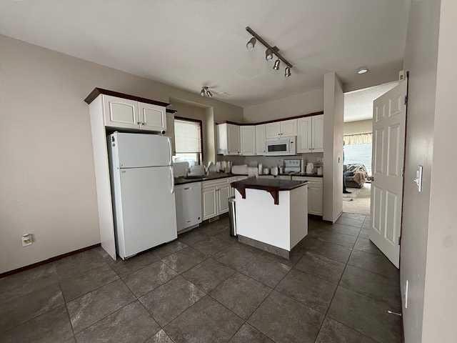 11 Abel Close, Red Deer, AB - Indoor Photo Showing Kitchen