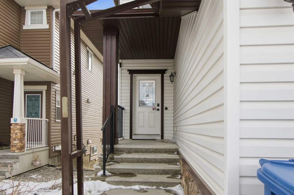 13 Evanscove Manor Nw, Calgary, AB - Outdoor With Exterior