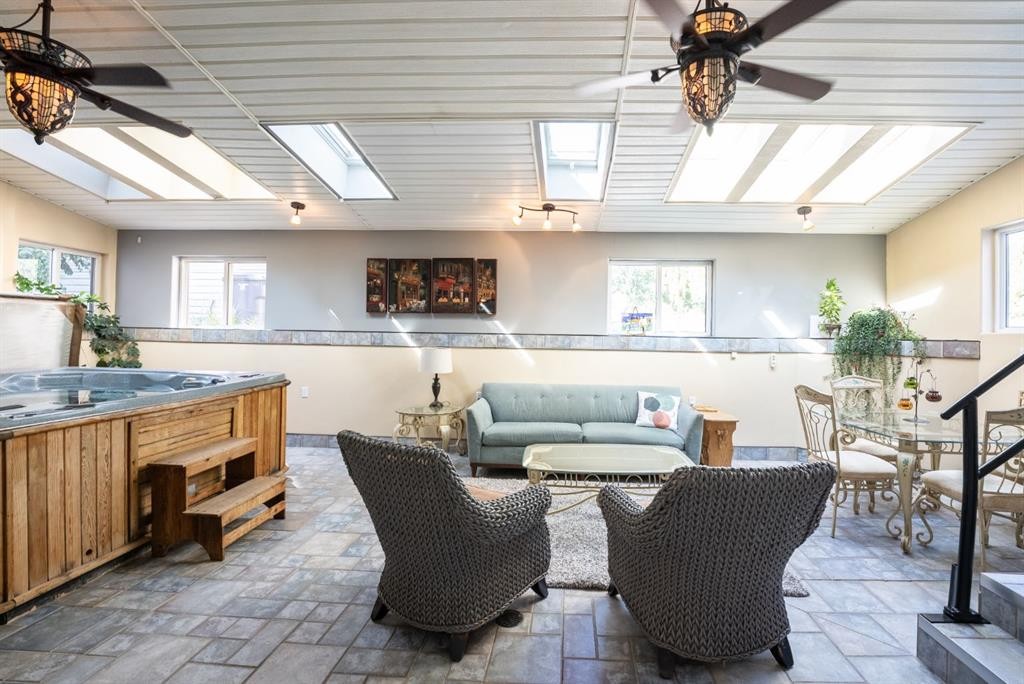 329 2 Avenue Ne, Milk River, AB - Indoor