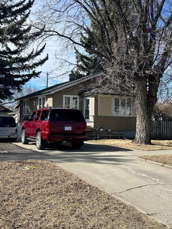 5108 57 Street, Taber, AB - Outdoor