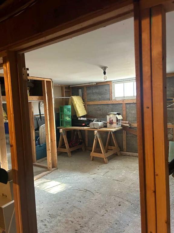 5108 57 Street, Taber, AB - Indoor Photo Showing Other Room