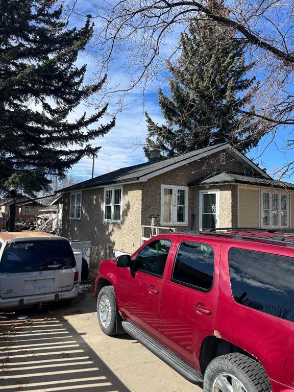 5108 57 Street, Taber, AB - Outdoor