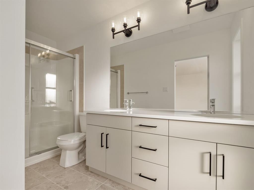 150 Caribou Bend North, Lethbridge, AB - Indoor Photo Showing Bathroom