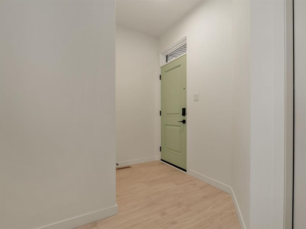 150 Caribou Bend North, Lethbridge, AB - Indoor Photo Showing Other Room