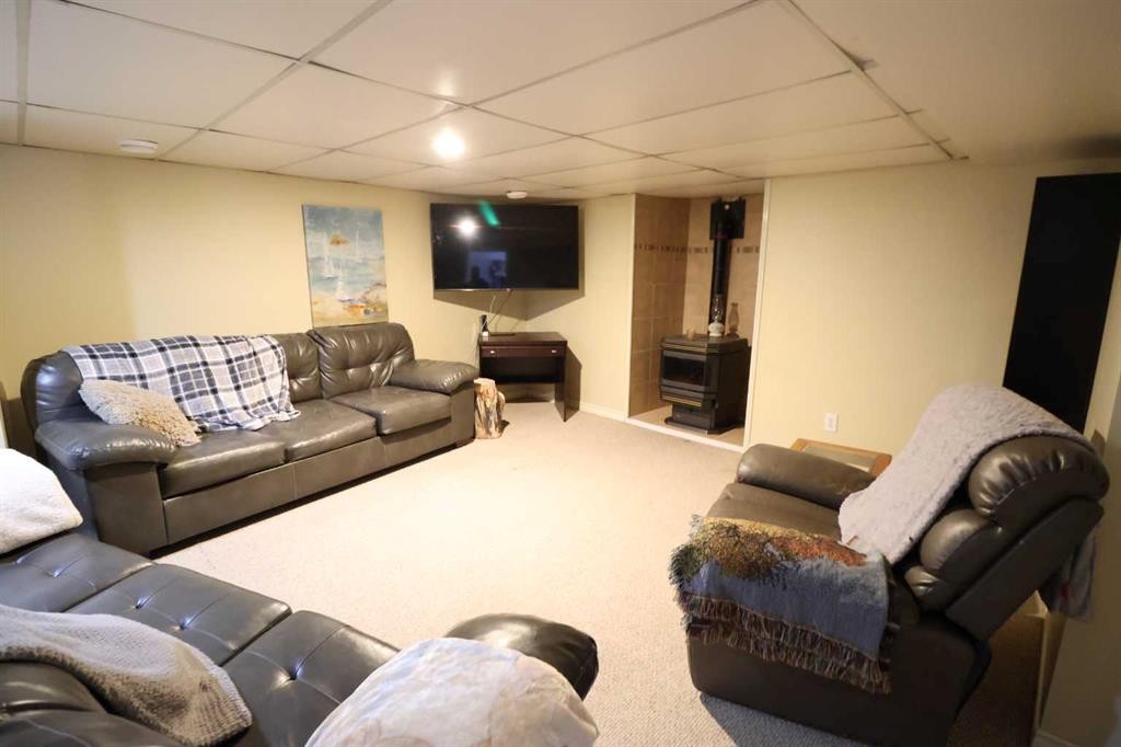 115054 Rr 103, Bow Island, AB - Indoor Photo Showing Other Room