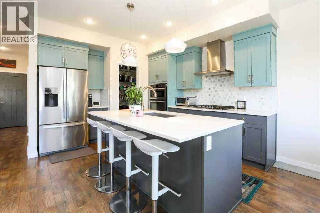 7 Greywolf Road North, Lethbridge, AB - Indoor Photo Showing Kitchen With Upgraded Kitchen