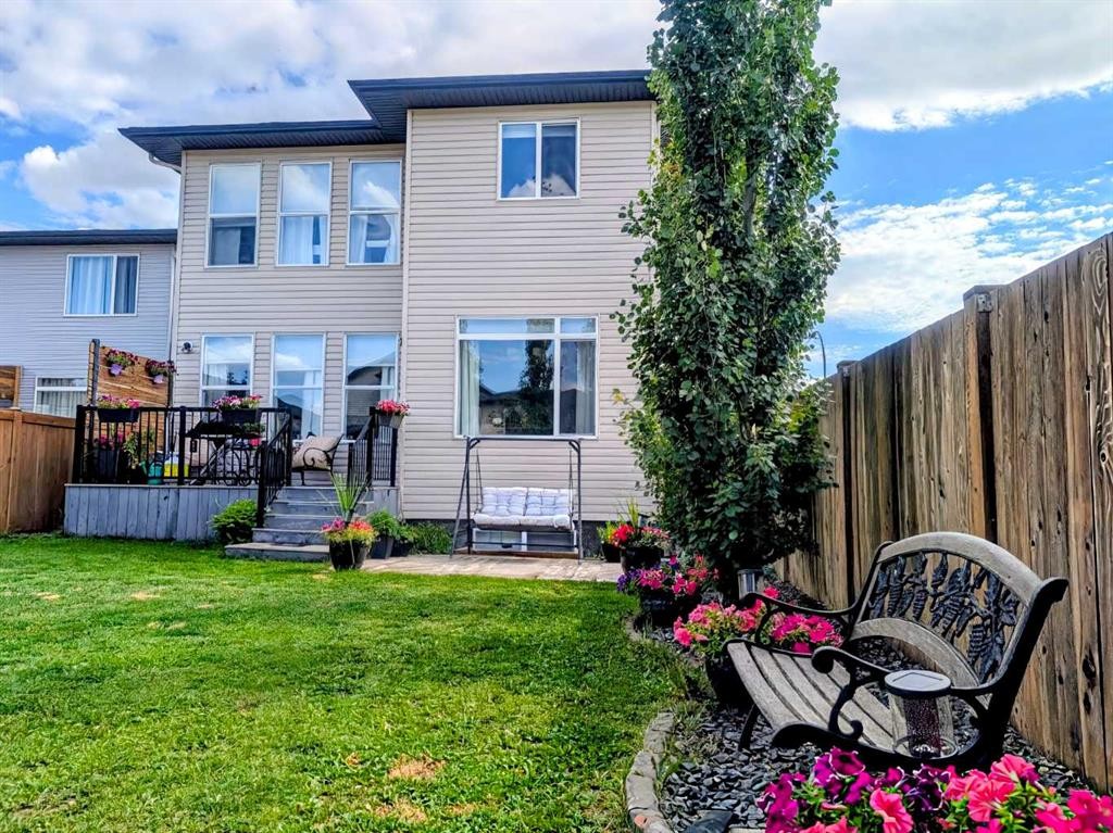 7 Greywolf Road North, Lethbridge, AB - Outdoor