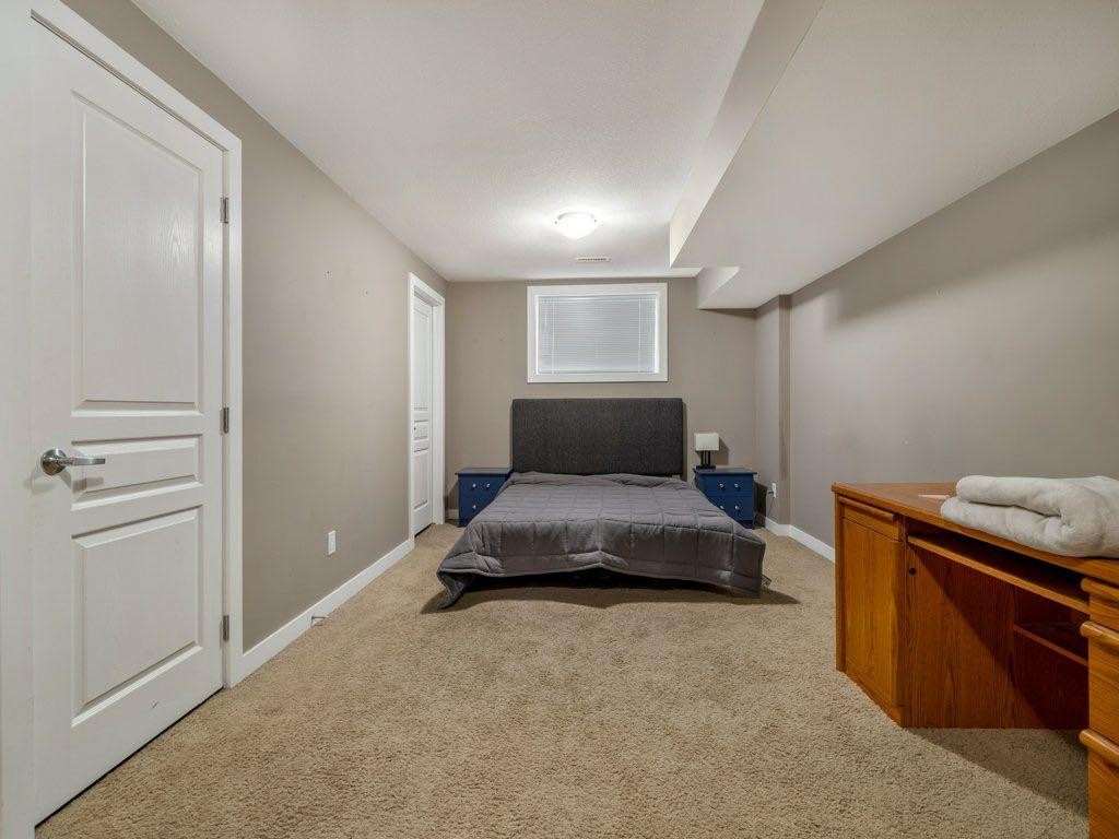 2-221 Silkstone Road West, Lethbridge, AB - Indoor