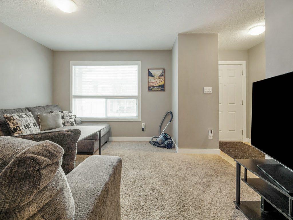 2-221 Silkstone Road West, Lethbridge, AB - Indoor