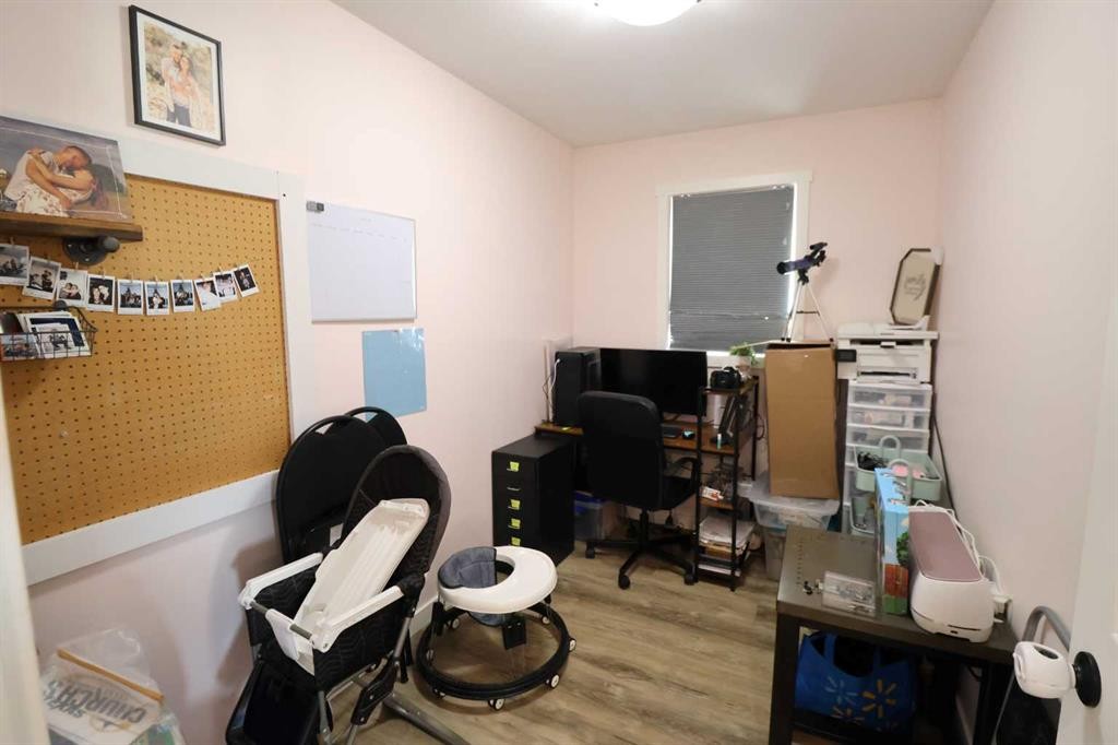 138 Prairie Gold, Taber, AB - Indoor Photo Showing Office