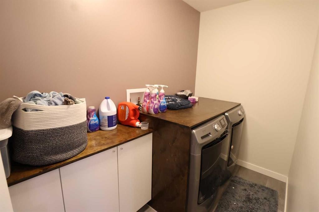 138 Prairie Gold, Taber, AB - Indoor Photo Showing Laundry Room