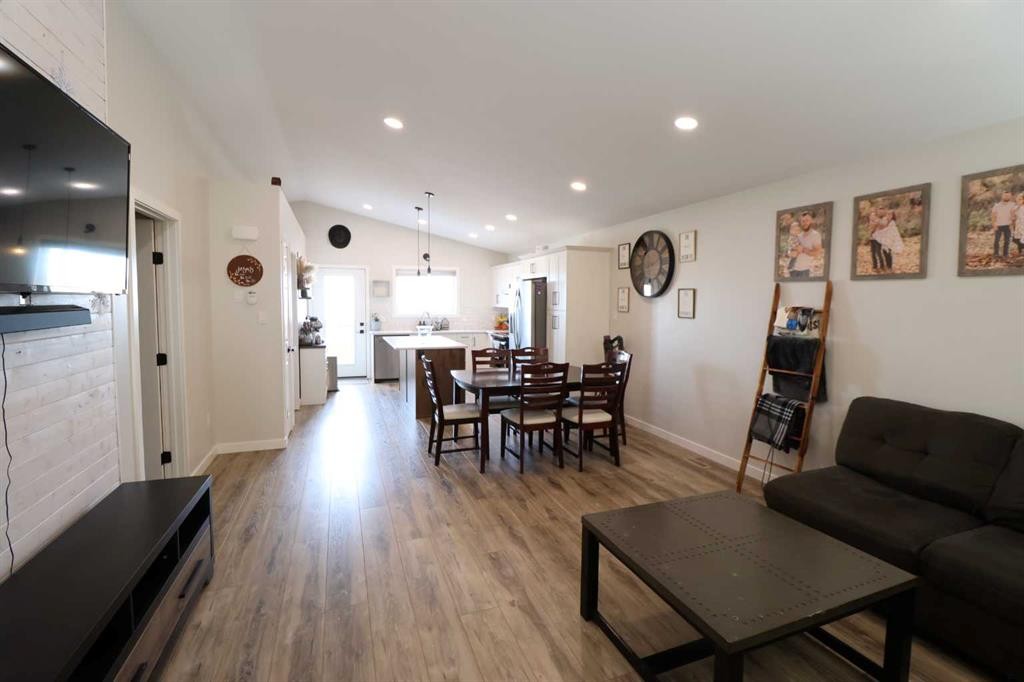 138 Prairie Gold, Taber, AB - Indoor Photo Showing Other Room