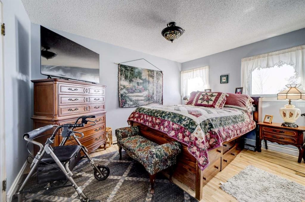 109 Argyle Street, Granum, AB - Indoor Photo Showing Bedroom