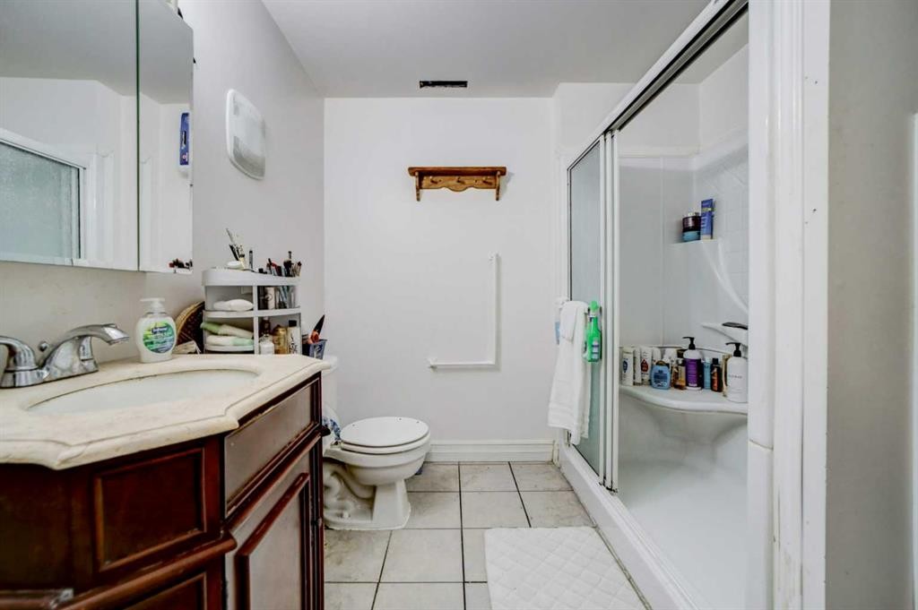 109 Argyle Street, Granum, AB - Indoor Photo Showing Bathroom