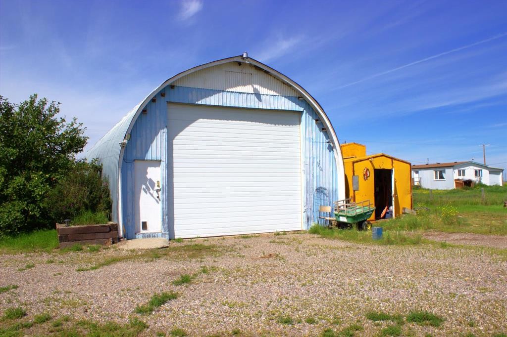 109 Argyle Street, Granum, AB - Outdoor