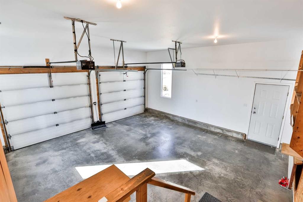 1012 24 Avenue, Coaldale, AB - Indoor Photo Showing Garage