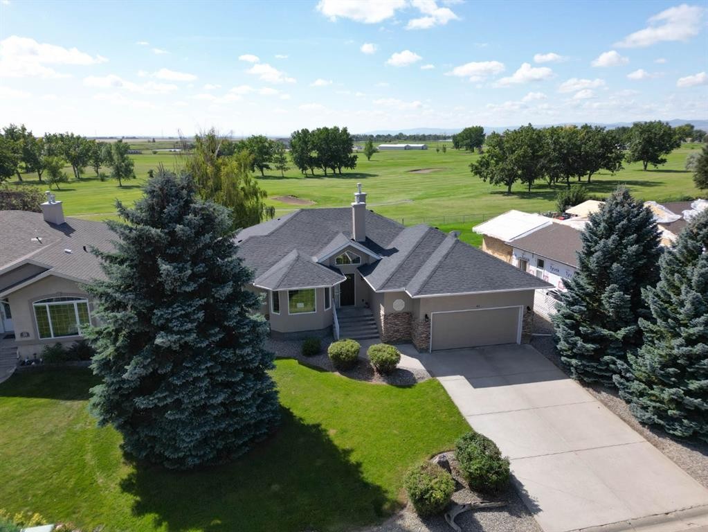 41 Westlynn Drive West, Claresholm, AB - Outdoor