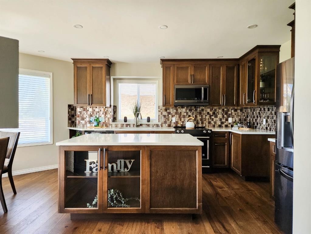 41 Westlynn Drive West, Claresholm, AB - Indoor Photo Showing Kitchen