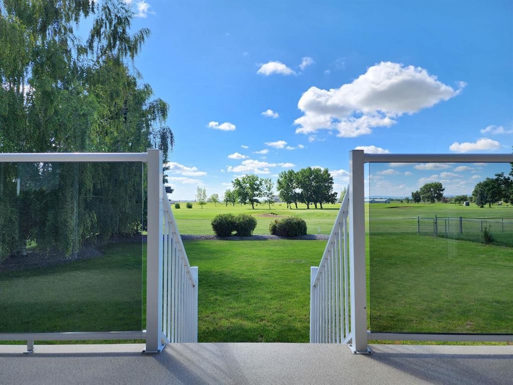 41 Westlynn Drive West, Claresholm, AB - Outdoor