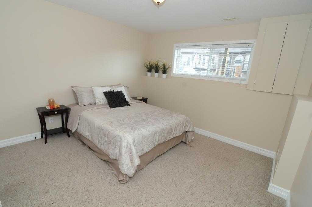 7-762 Heritage Boulevard West, Lethbridge, AB - Indoor Photo Showing Bedroom