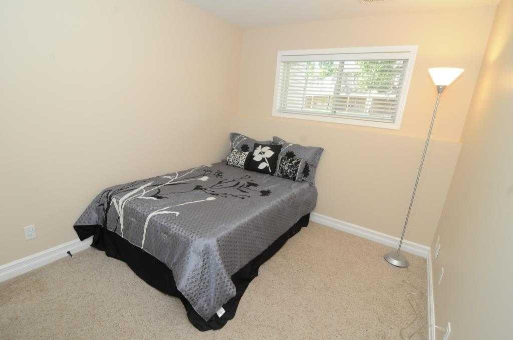 7-762 Heritage Boulevard West, Lethbridge, AB - Indoor Photo Showing Bedroom