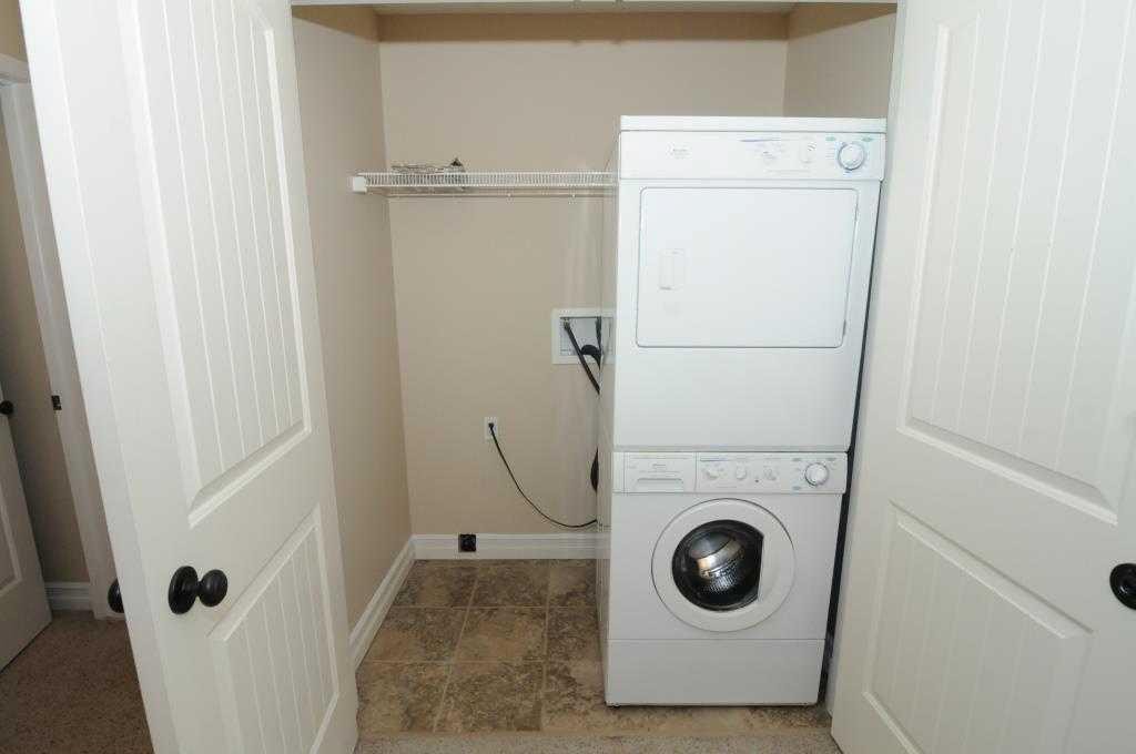 7-762 Heritage Boulevard West, Lethbridge, AB - Indoor Photo Showing Laundry Room