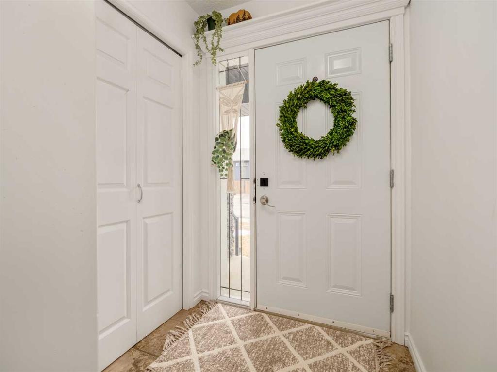 244 Kodiak Boulevard North, Lethbridge, AB - Indoor Photo Showing Other Room