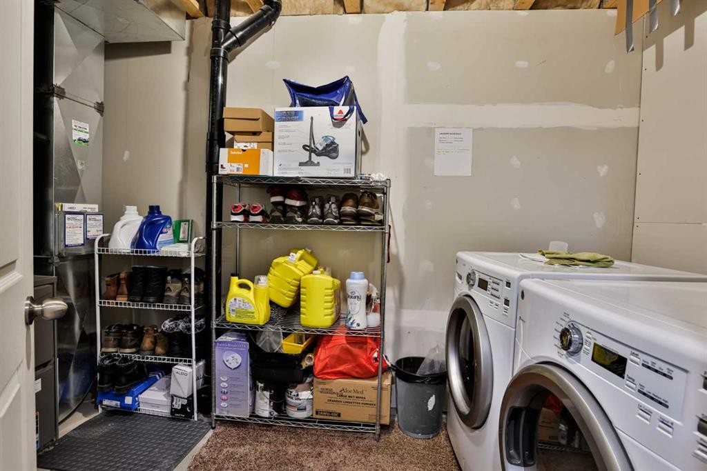 227 Lynx Road North, Lethbridge, AB - Indoor Photo Showing Laundry Room
