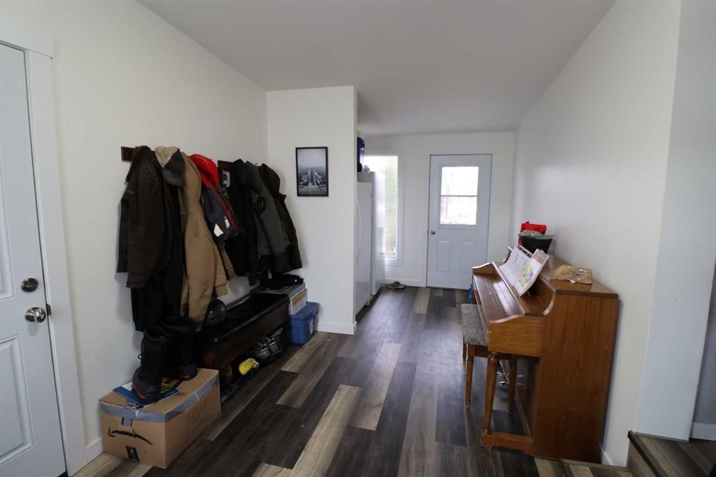4926 54 Ave, Taber, AB - Indoor Photo Showing Other Room