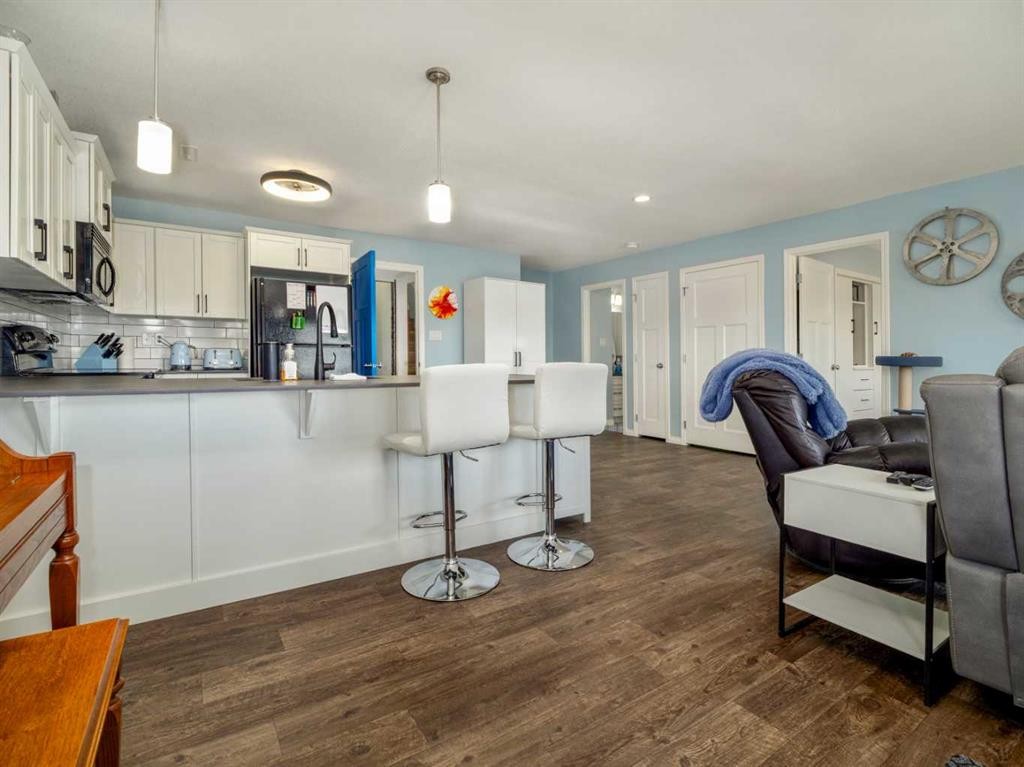 514 Mary Cameron Crescent North, Lethbridge, AB - Indoor Photo Showing Kitchen