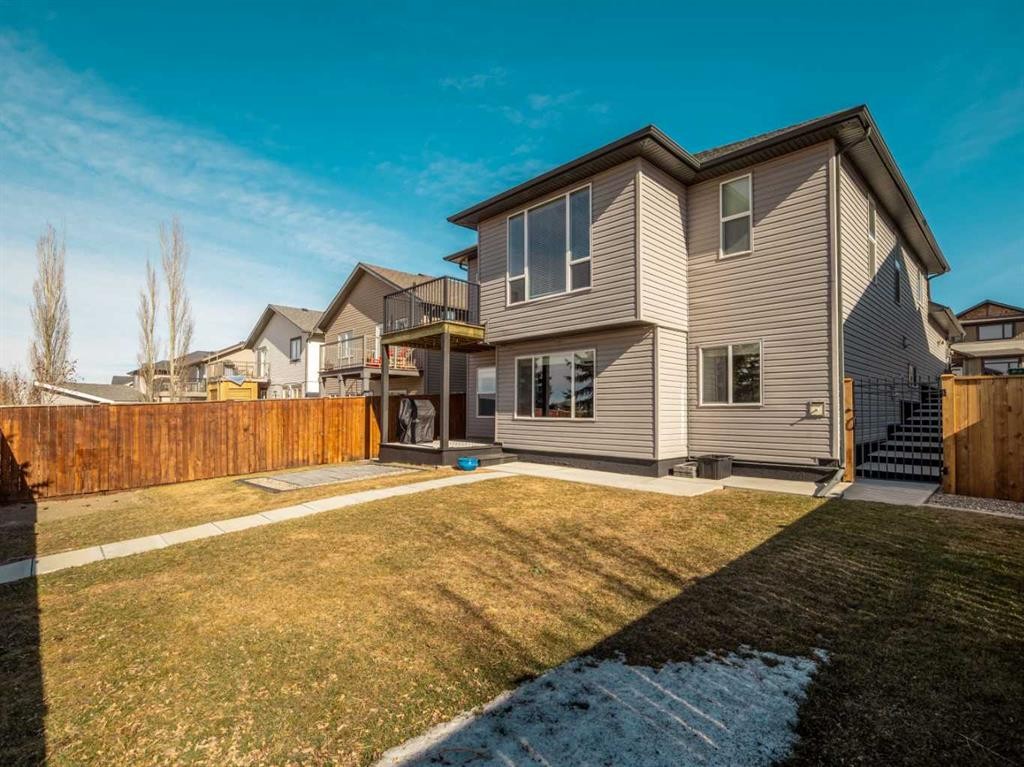514 Mary Cameron Crescent North, Lethbridge, AB - Outdoor