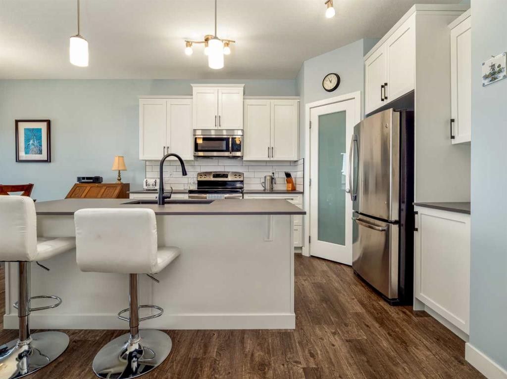 514 Mary Cameron Crescent North, Lethbridge, AB - Indoor Photo Showing Kitchen