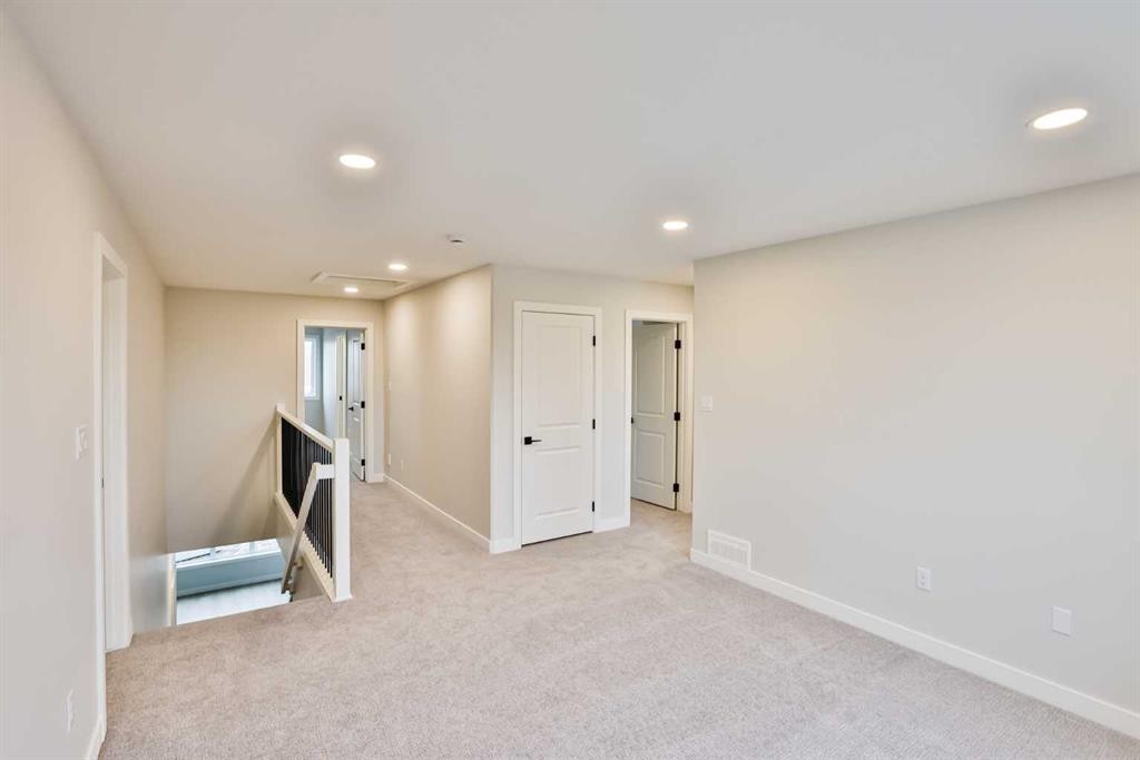 668 Devonia Road West, Lethbridge, AB - Indoor