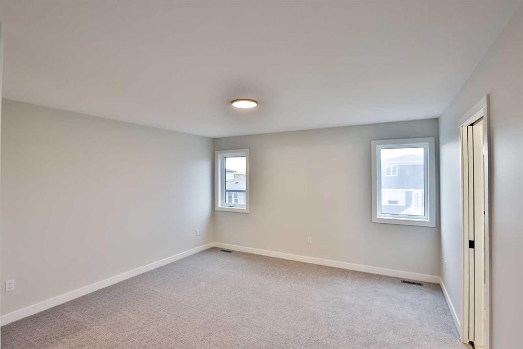 668 Devonia Road West, Lethbridge, AB - Indoor Photo Showing Other Room