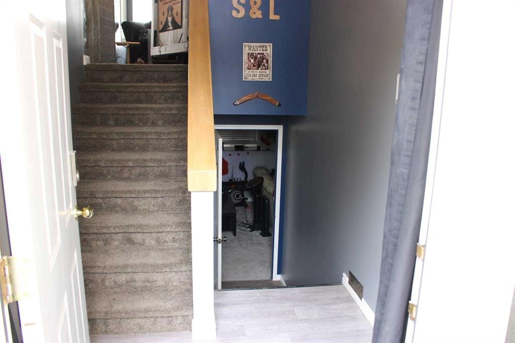 609 Maple Place, Picture Butte, AB - Indoor Photo Showing Other Room