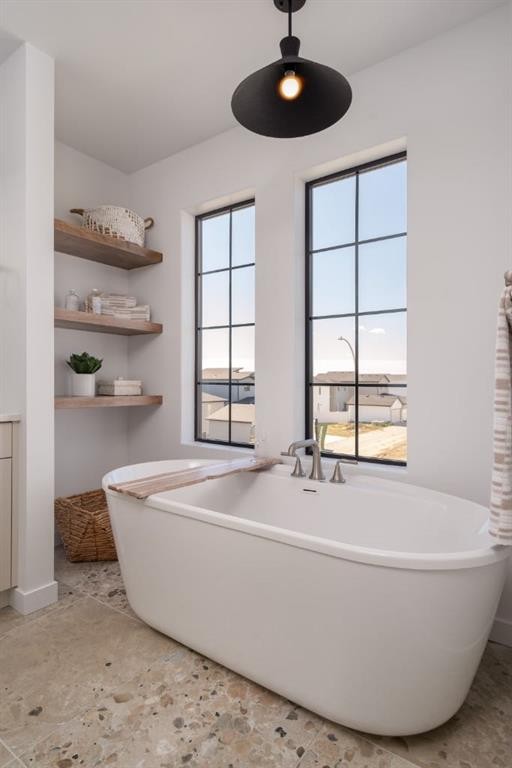 706 Violet Place West, Lethbridge, AB - Indoor Photo Showing Bathroom