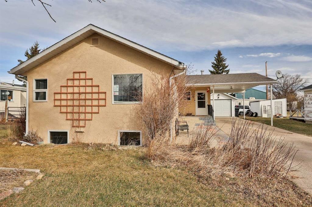 405 5 Avenue, Warner, AB - Outdoor