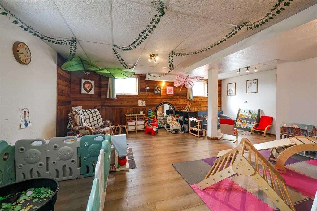 405 5 Avenue, Warner, AB - Indoor Photo Showing Other Room